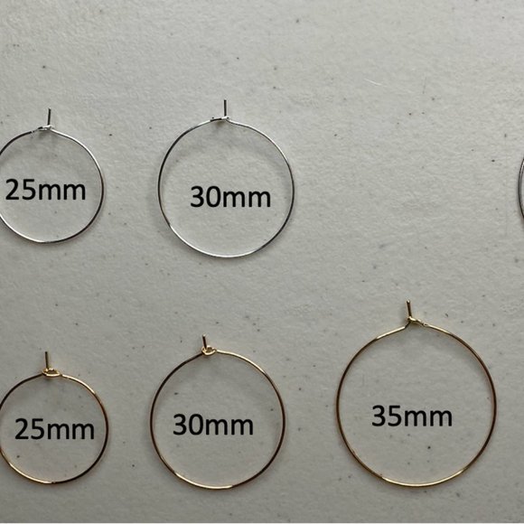 🔹Handmade Howlite Turquoise Hoop Earrings - Picture 3 of 3